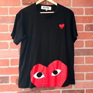 Mens COMME des GARÇONS R3plica T-Shirt Black with Red Graphics in Size Large